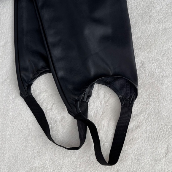 NWOT WeWoreWhat Vegan Leather Stirrup Legging Black Size M - Picture 9 of 16